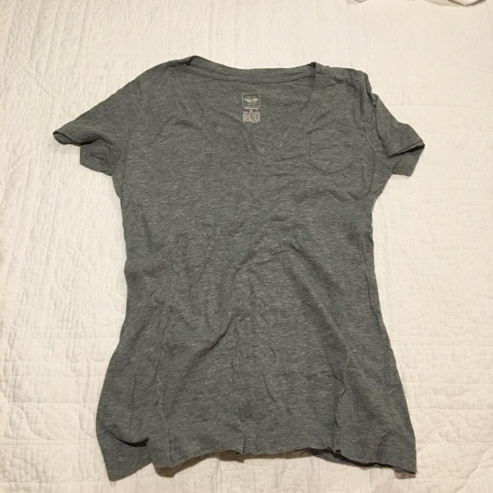Gray tee